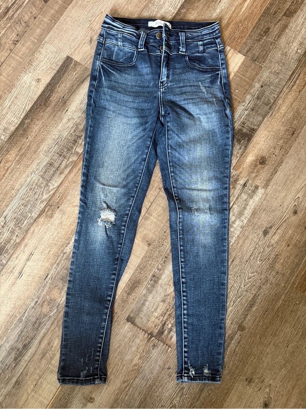 KanCan Dark Washed Blue Skinny Jeans with Distressed Knee